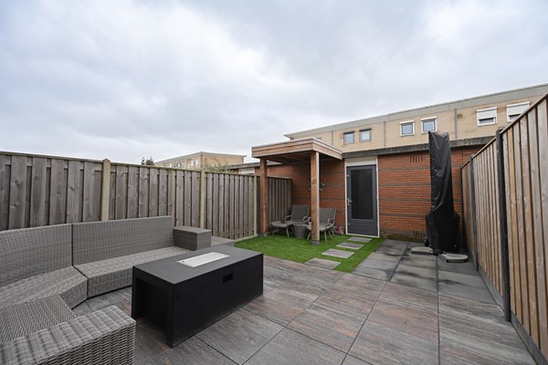 Medium property photo - Marguerite Durasstraat 82, 3207 MB Spijkenisse